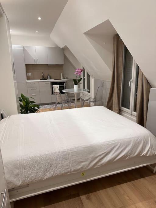 Studio R - Paris Extérieur photo